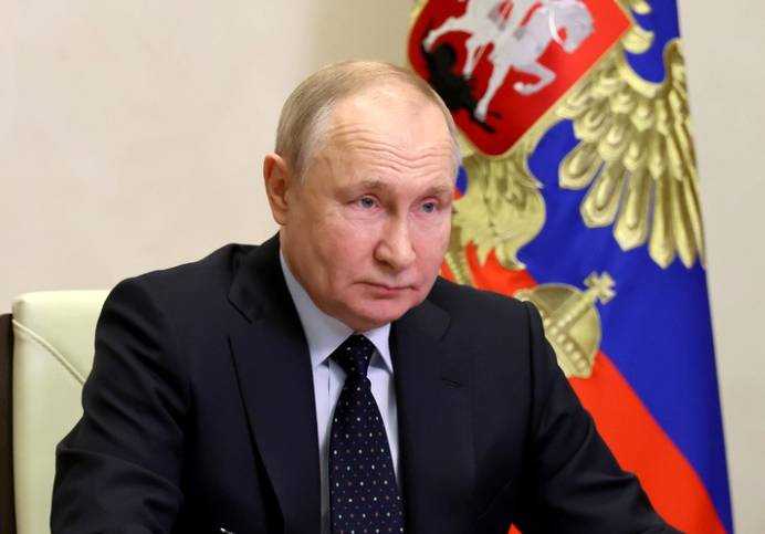 Путин поручил ускориться с введением новых регионов в правовое пространство России