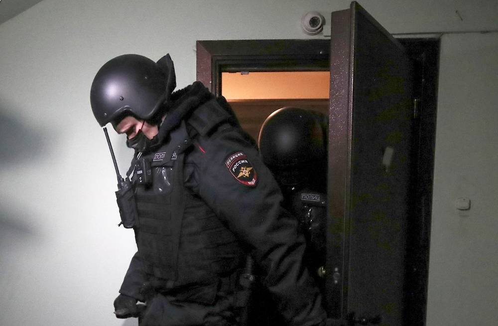 Полковник Росгвардии спрятал телефон в стиральной машине во время обыска