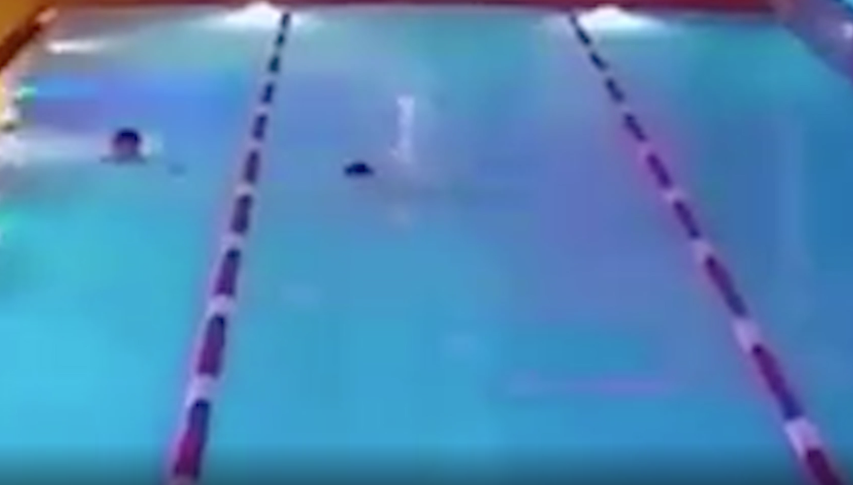 В Москве мужчина утонул в частном бассейне во время утреннего заплыва
