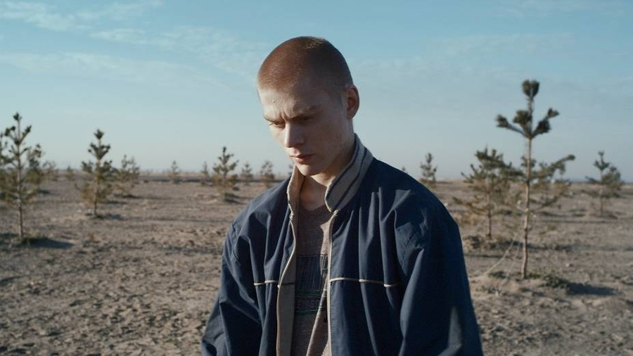 Обложка © "Накануне", режиссёр Алиса Ерохина, сценарист Алиса Ерохина / kino-teatr.ru