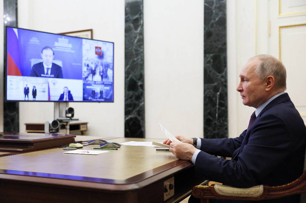 Путин открыл три новых фармпроизводства в Петербурге, Калининграде и Саранске