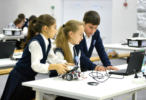 В Госдуме предложили учить школьников основам программирования беспилотников