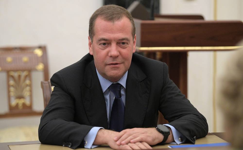 Медведев спросил у Европы, готова ли она к длинной череде гробов своих миротворцев