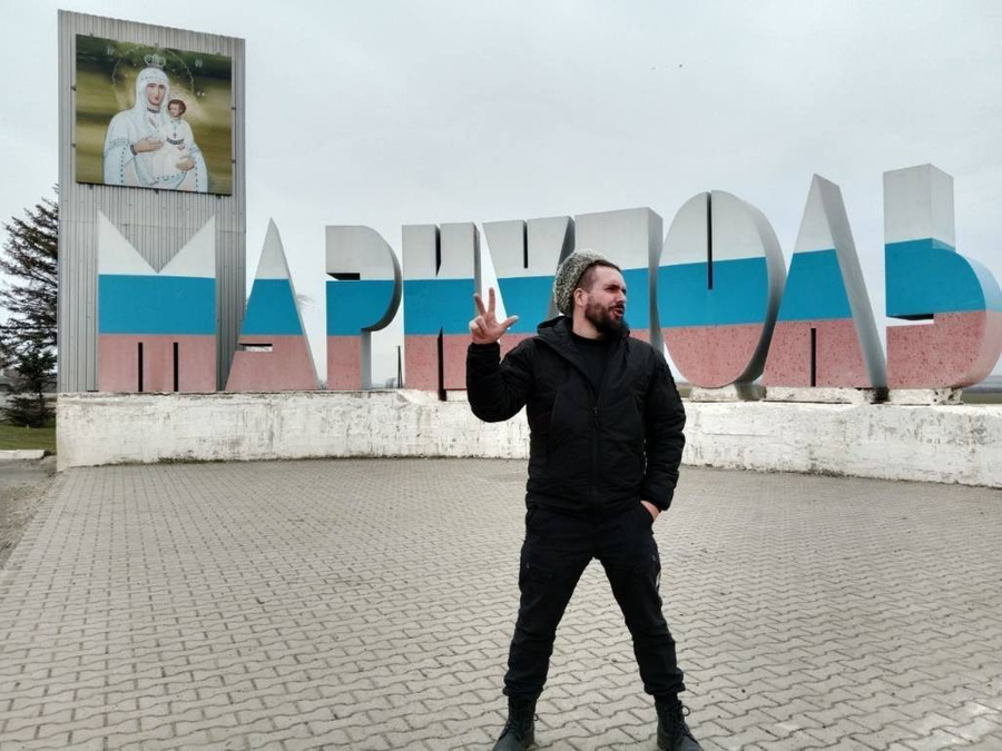 Лидер казачьей рок-группы "Ас Вентура" из Санкт-Петербурга Иван Андрианов. Обложка © Газета "Петербургский дневник" / Из личного архива Ивана Андрианова