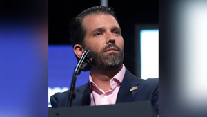 Сын Трампа назвал США "банановой республикой" из-за преследования отца