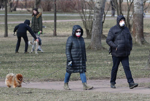 Ветеринар раскрыла опасность собачьих фекалий на улице для человека