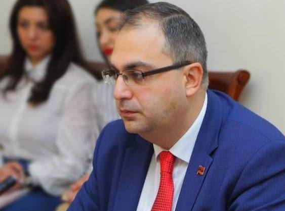 Один депутат попал в больницу, а другой в полицию после драки в парламенте Армении