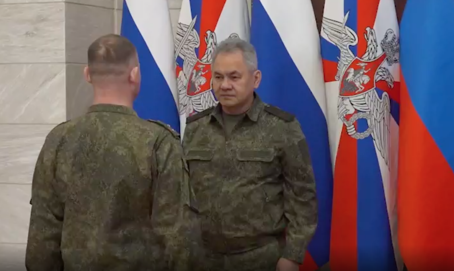 Шойгу провёл совещание с заместителями в штабе Объединённой группировки российских войск