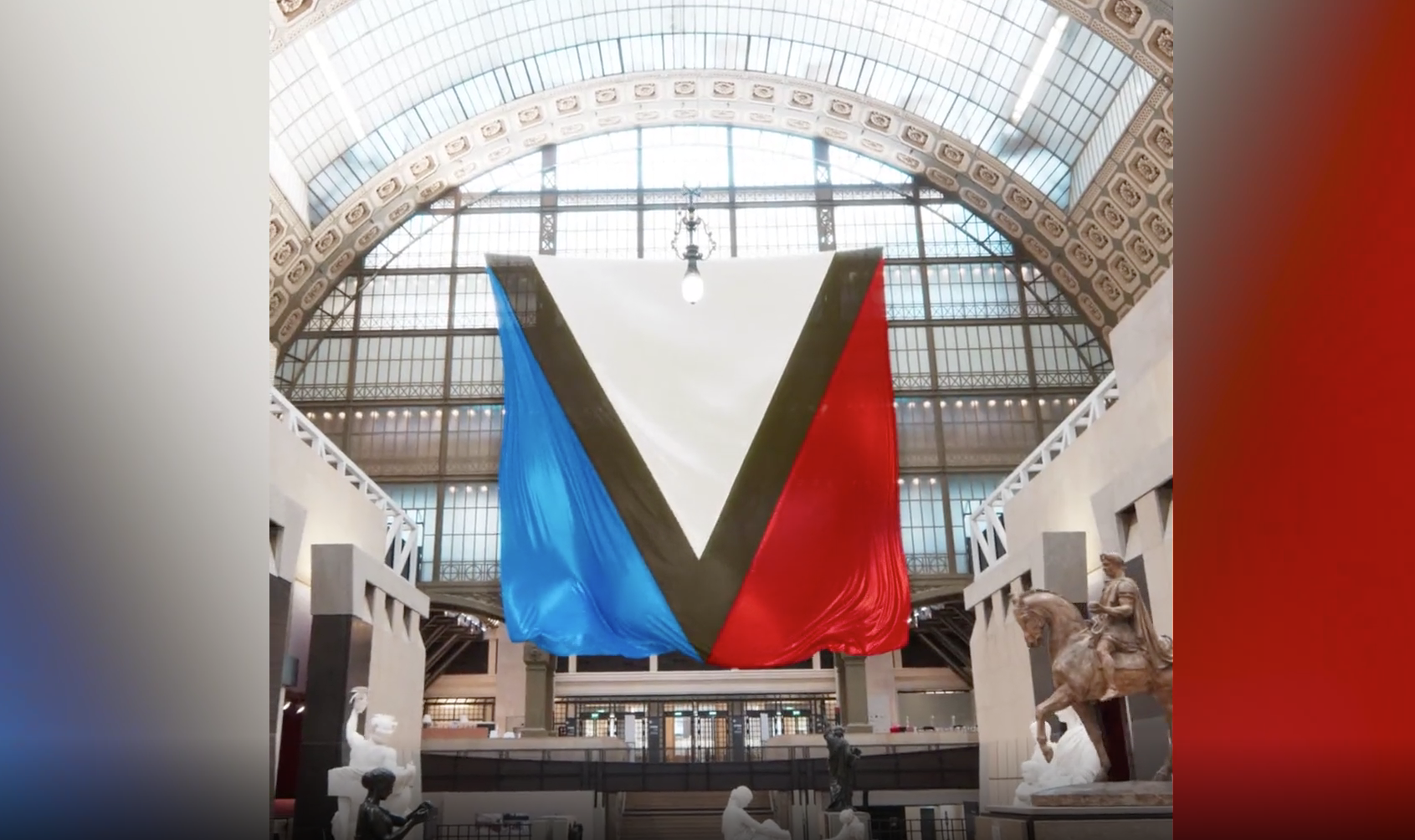 Мир моды ожидает пророссийский бунт: В Госдуме оценили рекламу Louis Vuitton с литерой V