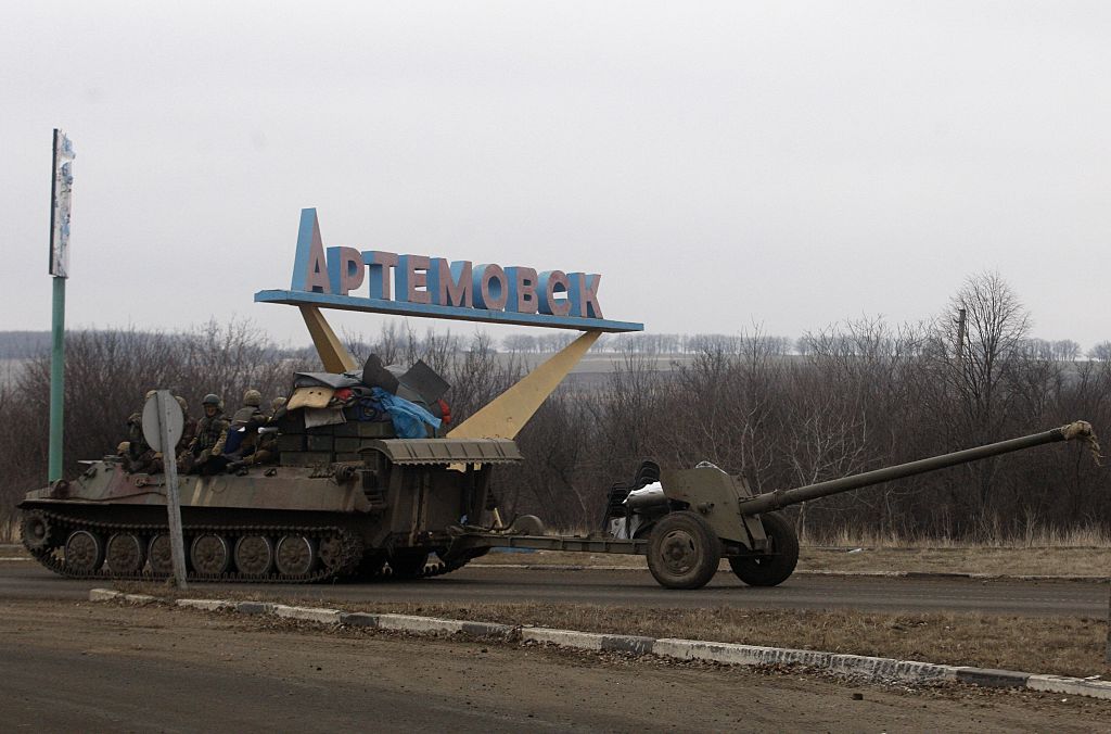 В ДНР озвучили число украинских военных, оставшихся в Артёмовске