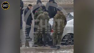 Появилось видео с мужчиной, который угрожал взорвать военкомат в Домодедове