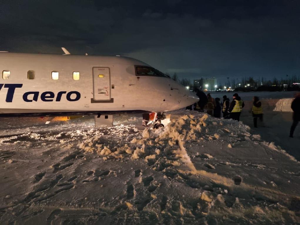 Самолёт CRJ200 выкатился за пределы ВПП в аэропорту Казани. Фото © Приволжская транспортная прокуратура