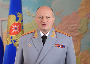 Куренков поздравил сотрудниц МЧС с 8 Марта