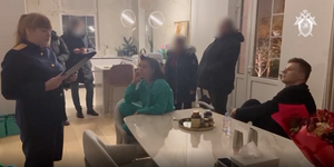 СК показал обыск в доме блогера Лерчек и её мужа, обвиняемых в неуплате 300 млн рублей налогов