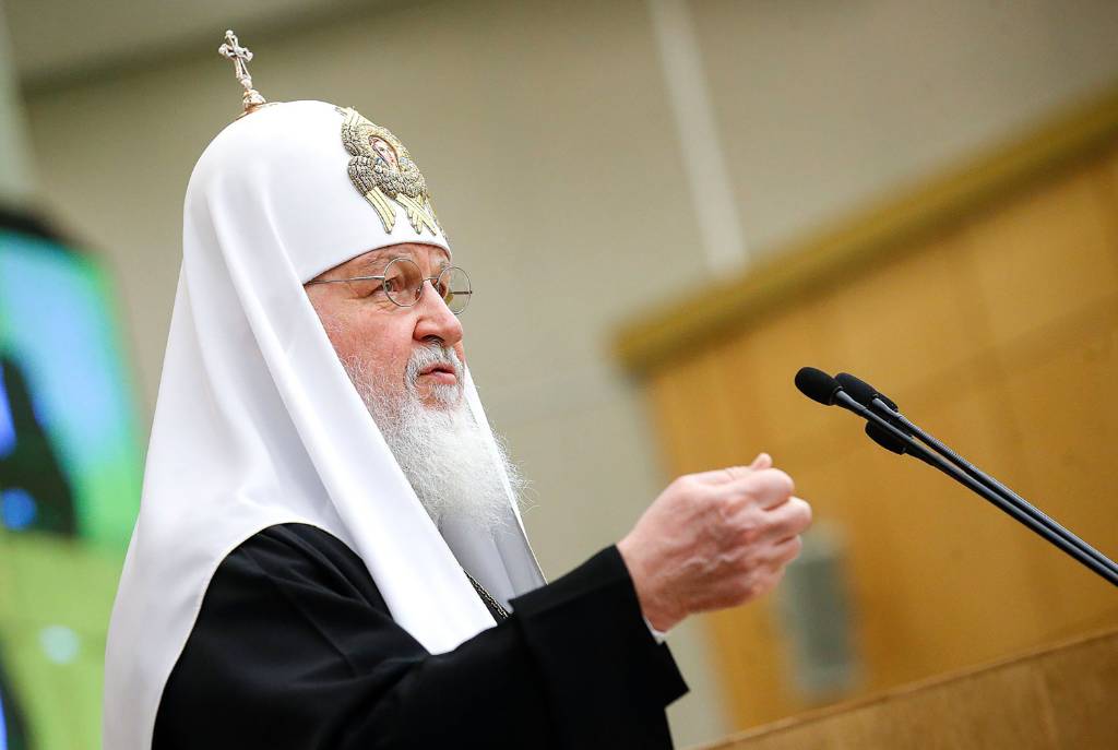 "Снять крестик": Патриарх Кирилл обратился к собирающим лайки священникам