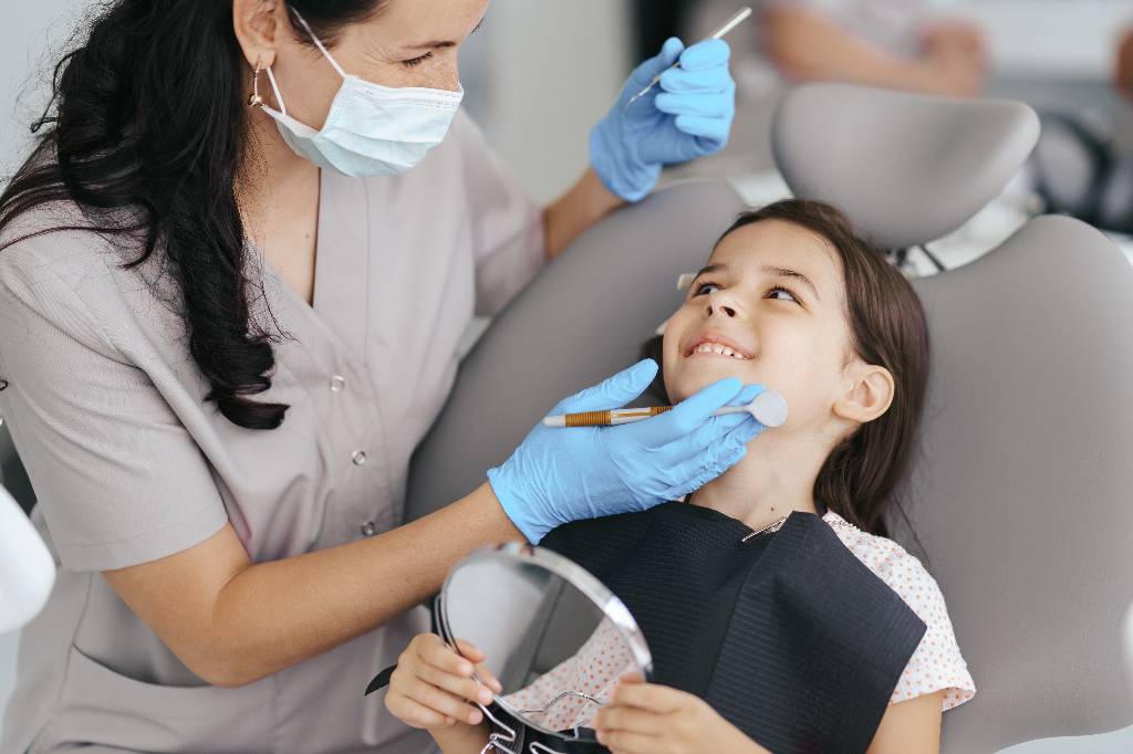 Врач рассказал, как избавить ребёнка от страха ходить к стоматологу