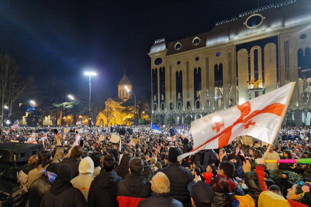 Митингующие из-за закона об иноагентах в Тбилиси поставили ультиматум грузинским властям