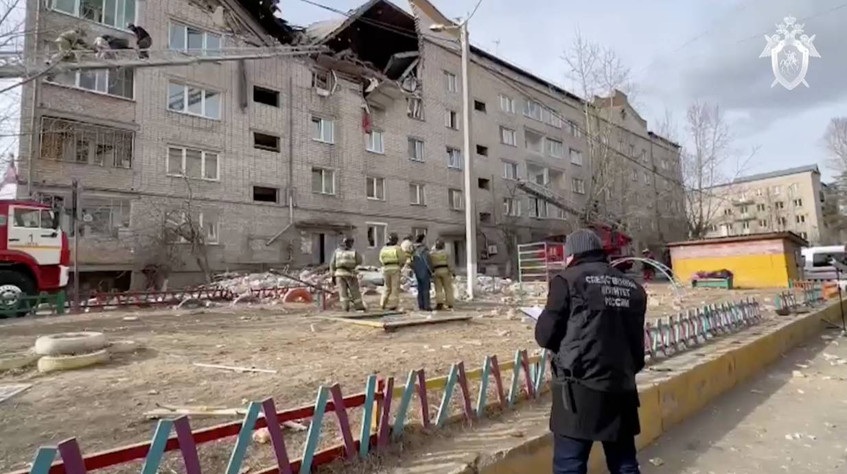 Число пострадавших при взрыве газа в жилом доме в Чите увеличилось до 11