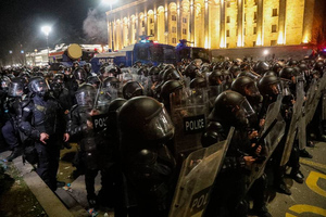 Митингующие в Тбилиси предъявили властям новые требования