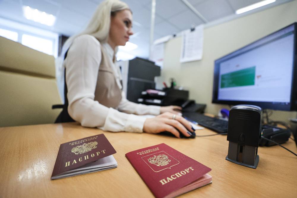 Микрон пообещал расширить производство чипов для загранпаспортов