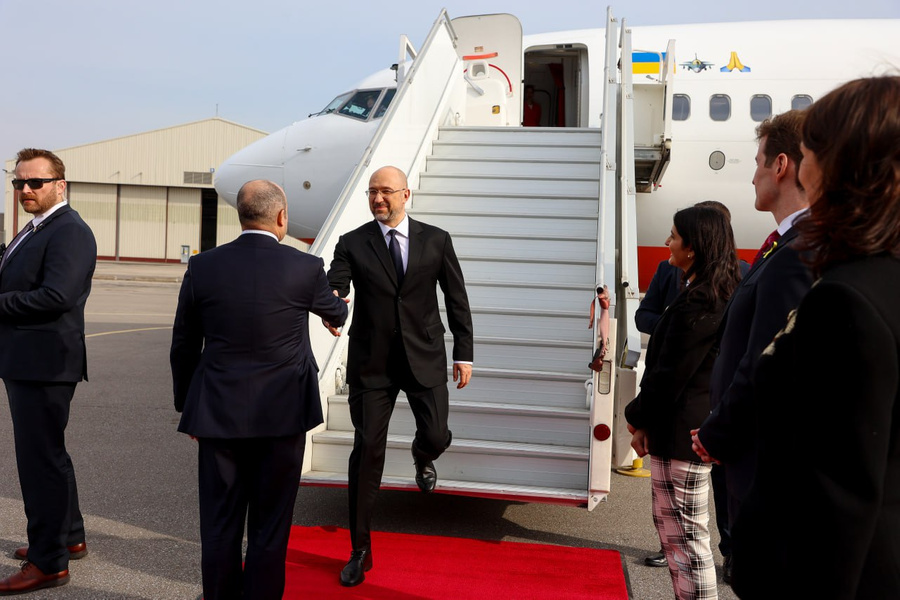 Премьер-министр Украины Денис Шмыгаль прилетел в Канаду. Фото © Twitter / Denys_Shmyhal