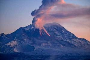 "Покрышка" в небе: К чему может привести извержение "камчатского Везувия"