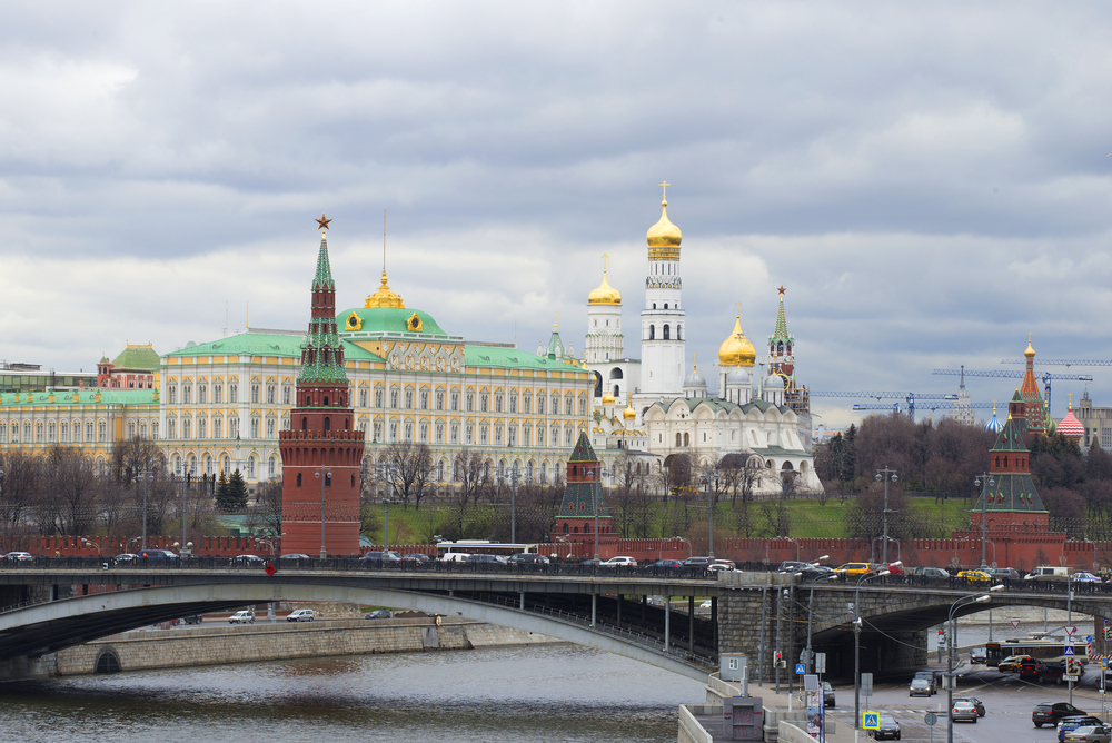 В Кремле объяснили, чем вызвана скорость введения электронных повесток
