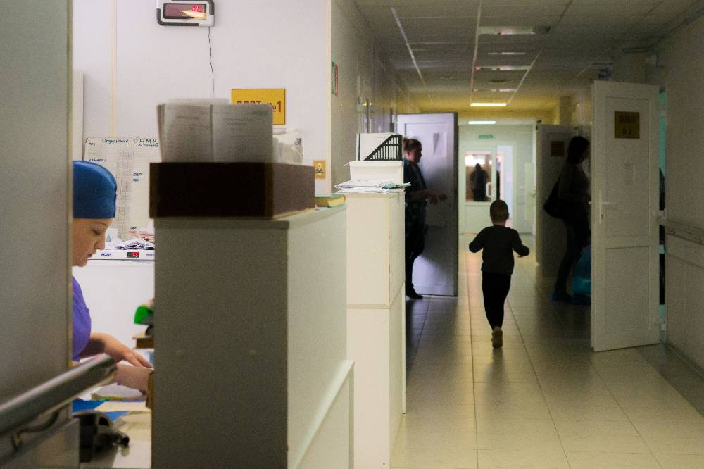 Врачи в Тюмени поставили на ноги ребёнка, который перестал ходить после вирусной инфекции