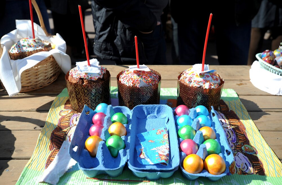 Крашеные яйца — традиционное блюдо пасхального праздничного стола. Фото © Агентство "Москва" / Андрей Любимов
