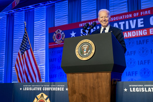 В США призвали лишить Байдена права принимать решение о ядерном ударе