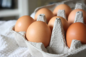 В преддверии Пасхи в РЭО рассказали, какие коробки для яиц самые экологичные