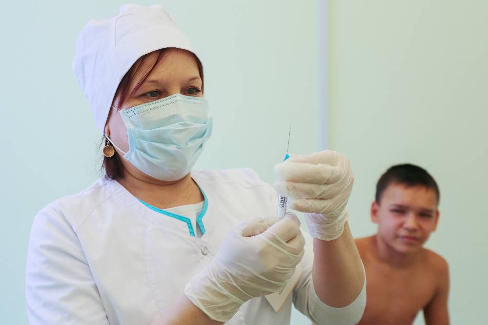 В России зарегистрировали вакцину от ковида для детей 611 лет