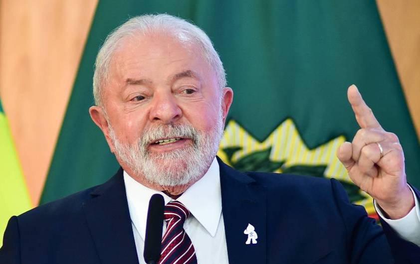 Президент Бразилии призвал Запад прекратить поставлять оружие Украине