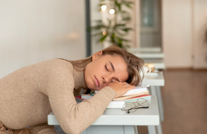 Весенняя астения: Как побороть усталость и бессонницу в 4 шага