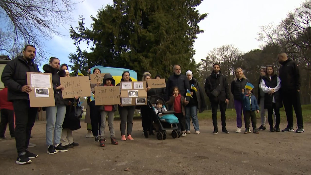 Беженцы с Украины устроили митинг на военной базе в Нидерландах из-за условий проживания
