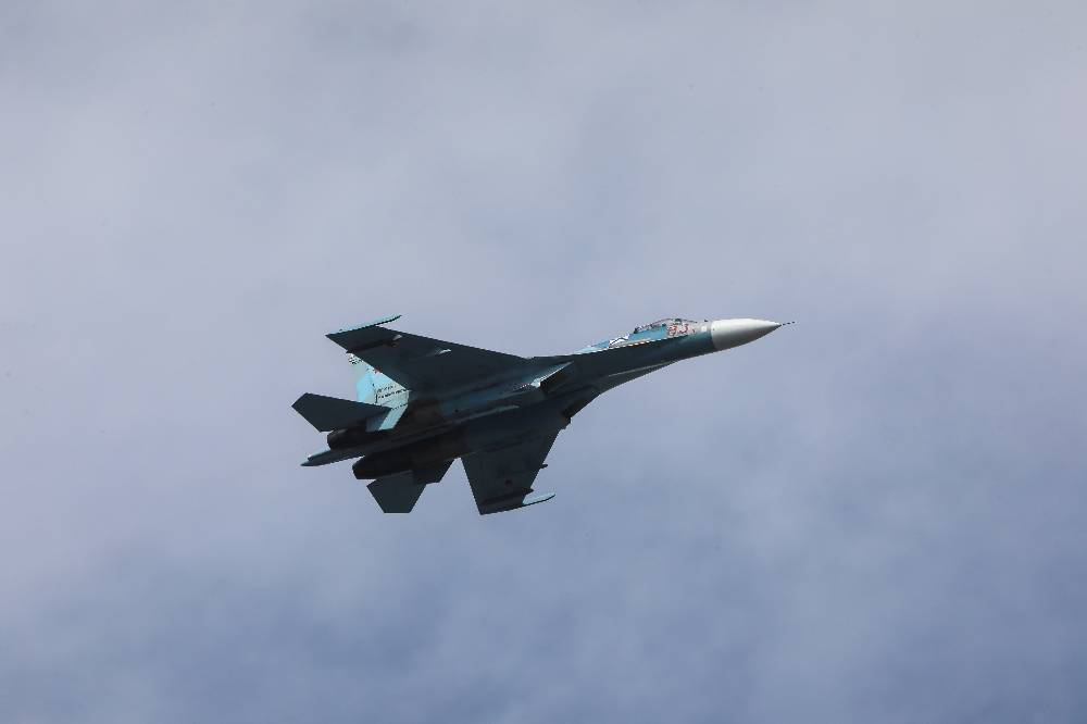 Су-27 подняли в небо при приближении самолётов ФРГ и Франции к границе РФ