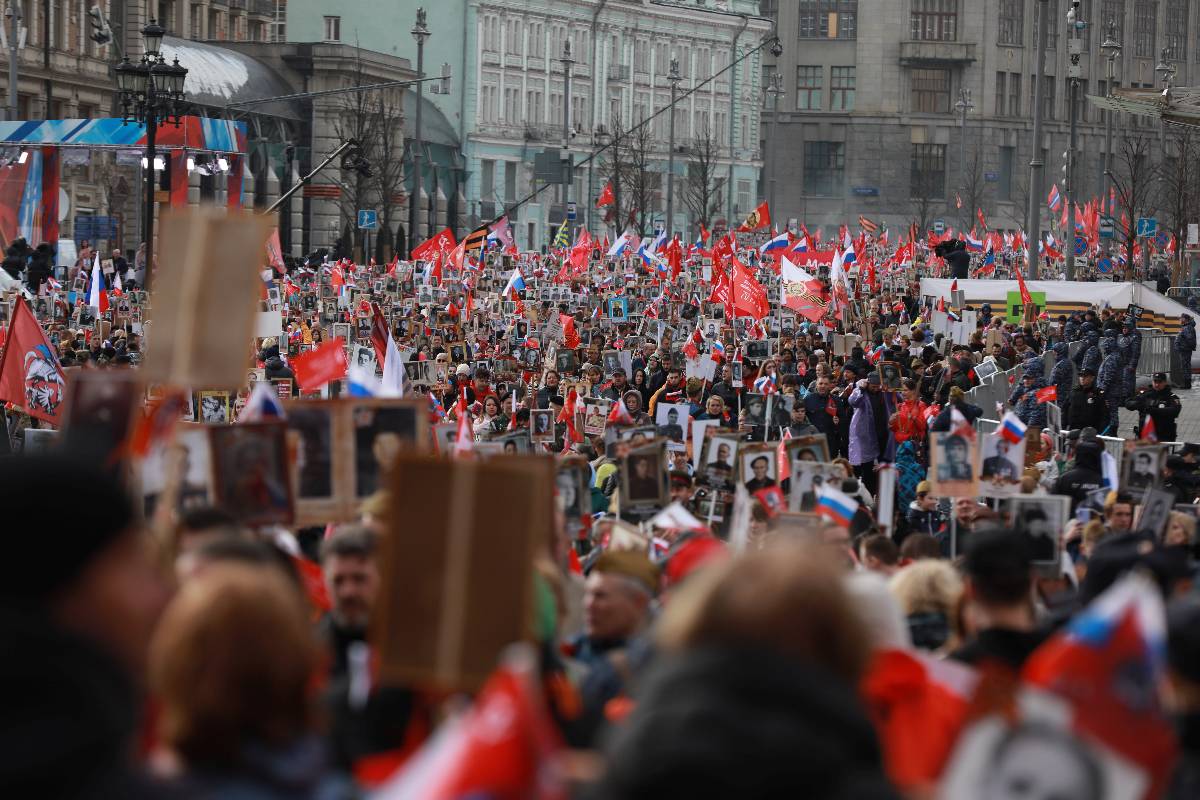 Идти в бессмертном полку