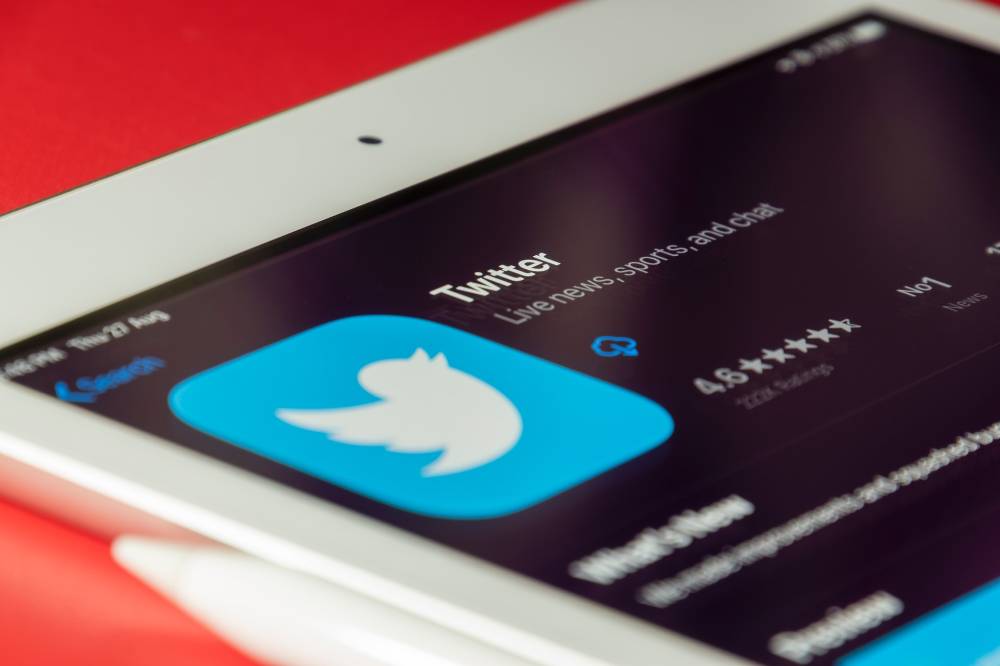 Канадская CBC приостановила деятельность в Twitter из-за маркировки аккаунта