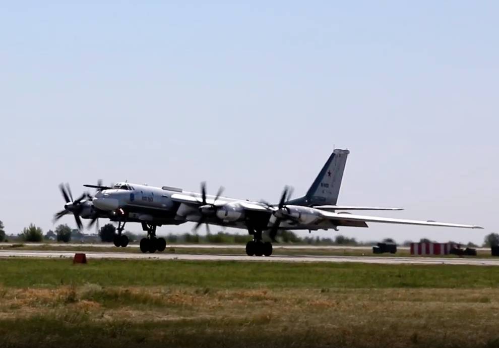 Два ракетоносца Ту-95МС совершили воздушное патрулирование в рамках внезапной проверки ТОФ