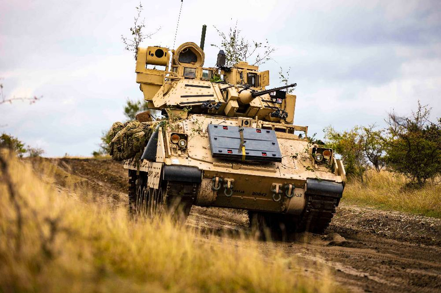 БМП M2 Bradley должны стать основной техникой наступления ВСУ. Фото © ТАСС / Zuma / Spc. Joshua Cowden