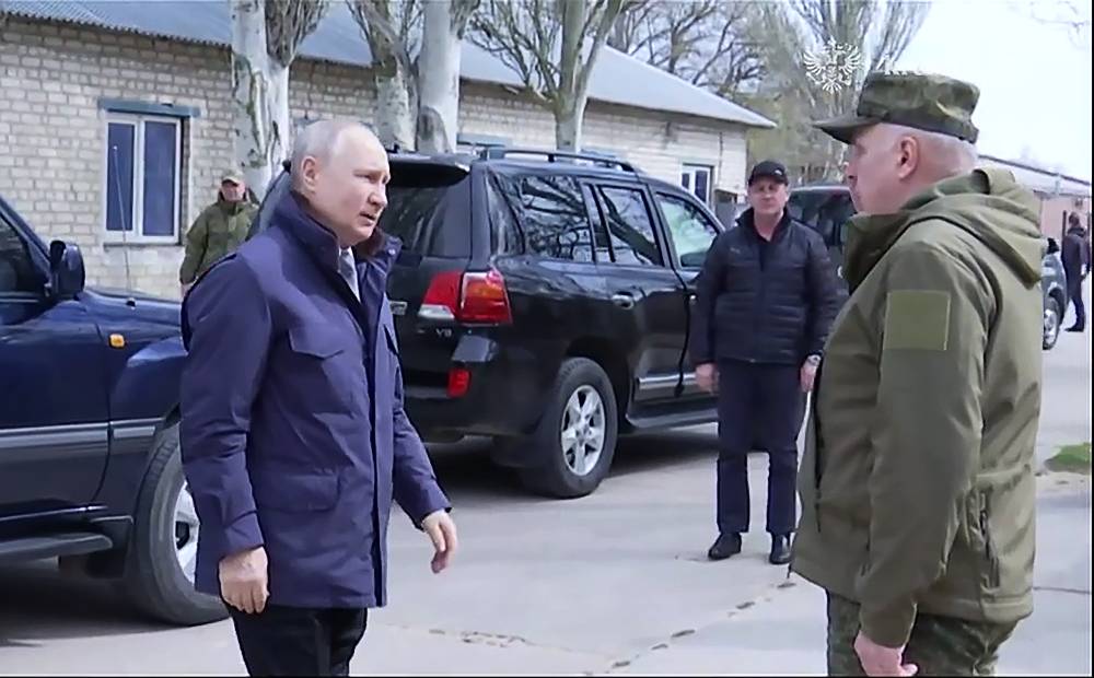 Путин раскрыл, почему решил лично посетить штабы в зоне СВО
