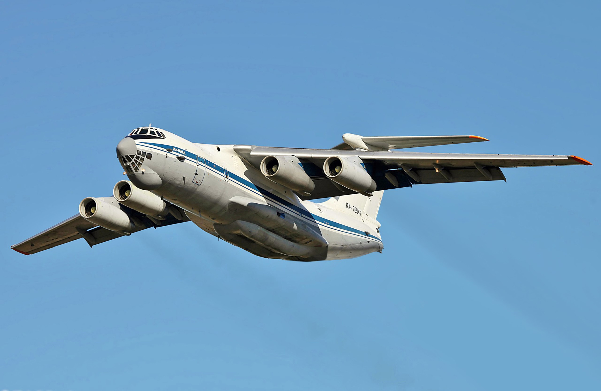 Военно-транспортный самолёт Ил-76 был выбран в качестве носителя спутникового оружия неслучайно: его грузоподъёмность составляет 47 тонн © Wikipedia