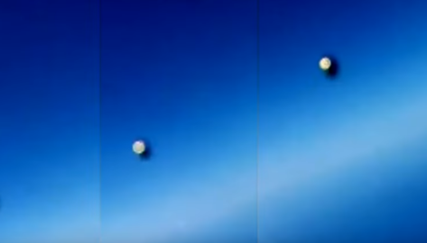 Пролёт неизвестного сферического объекта. Кадр из обнародованного в Конгрессе США видео