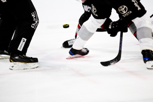 Российский хоккеист Гущин сумел забросить шайбу в дебютном матче в НХЛ