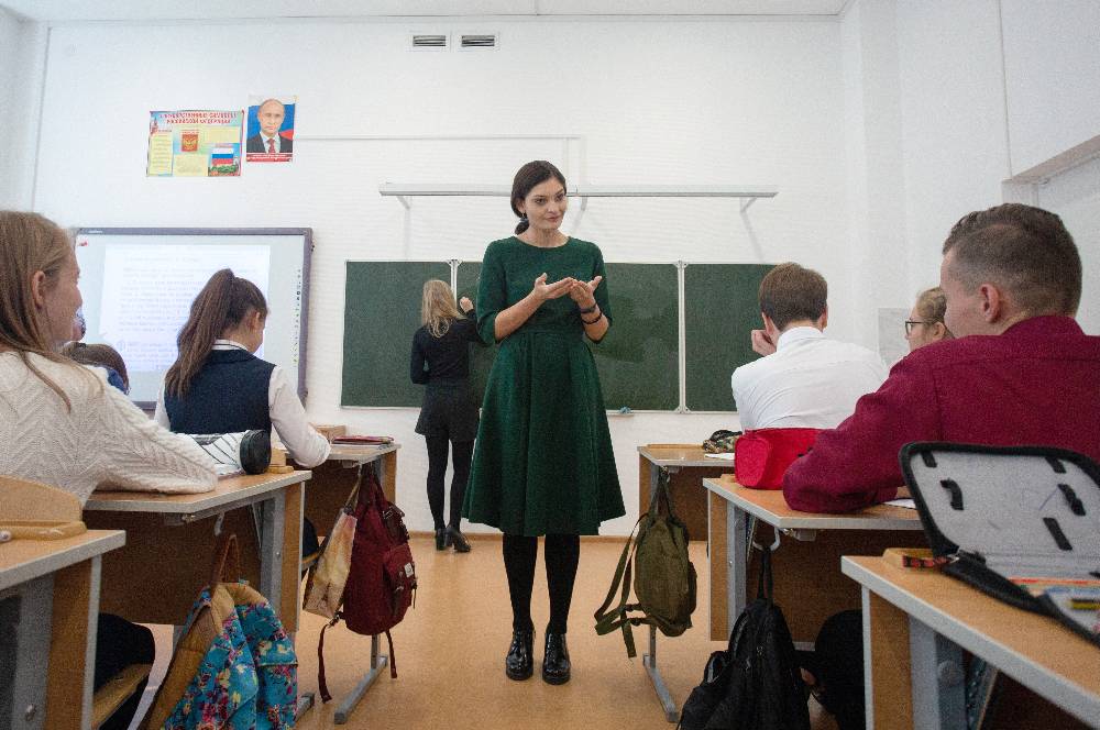 Российских учителей призвали не заставлять школьников читать русскую классическую литературу