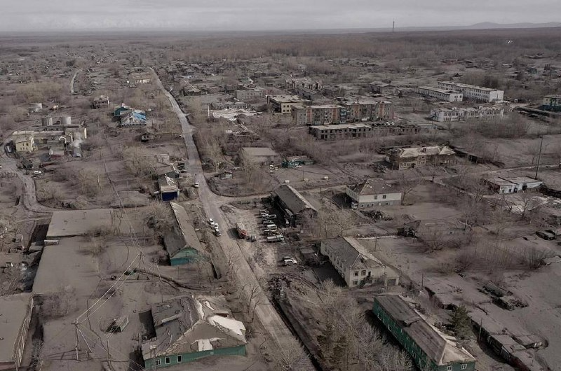В пострадавшем от пеплопада Усть-Камчатском районе Камчатки введён режим ЧС