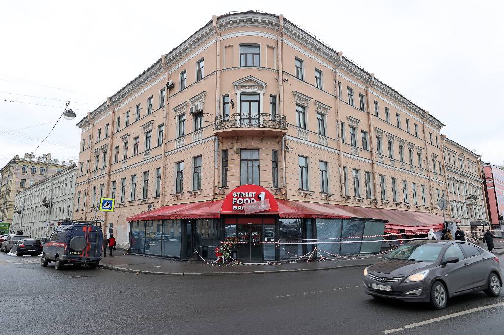 Пострадавшим во время теракта в кафе Петербурга выплатили более 12 млн рублей
