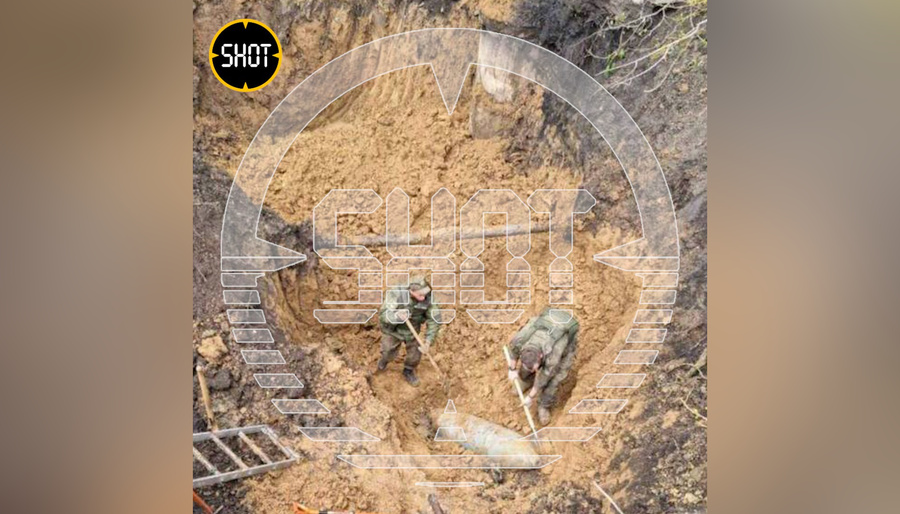 Авиабомба, найденная на месте взрыва снаряда с Су-34 в Белгороде. Фото © Telegram / SHOT