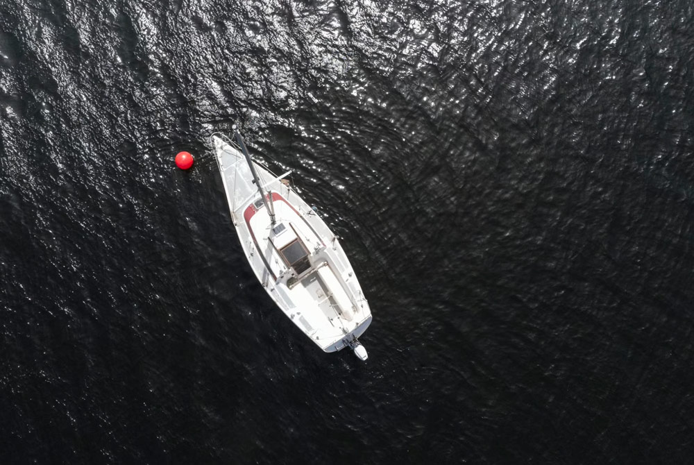 Исчезнувшее в Красном море судно с россиянами могли захватить пираты