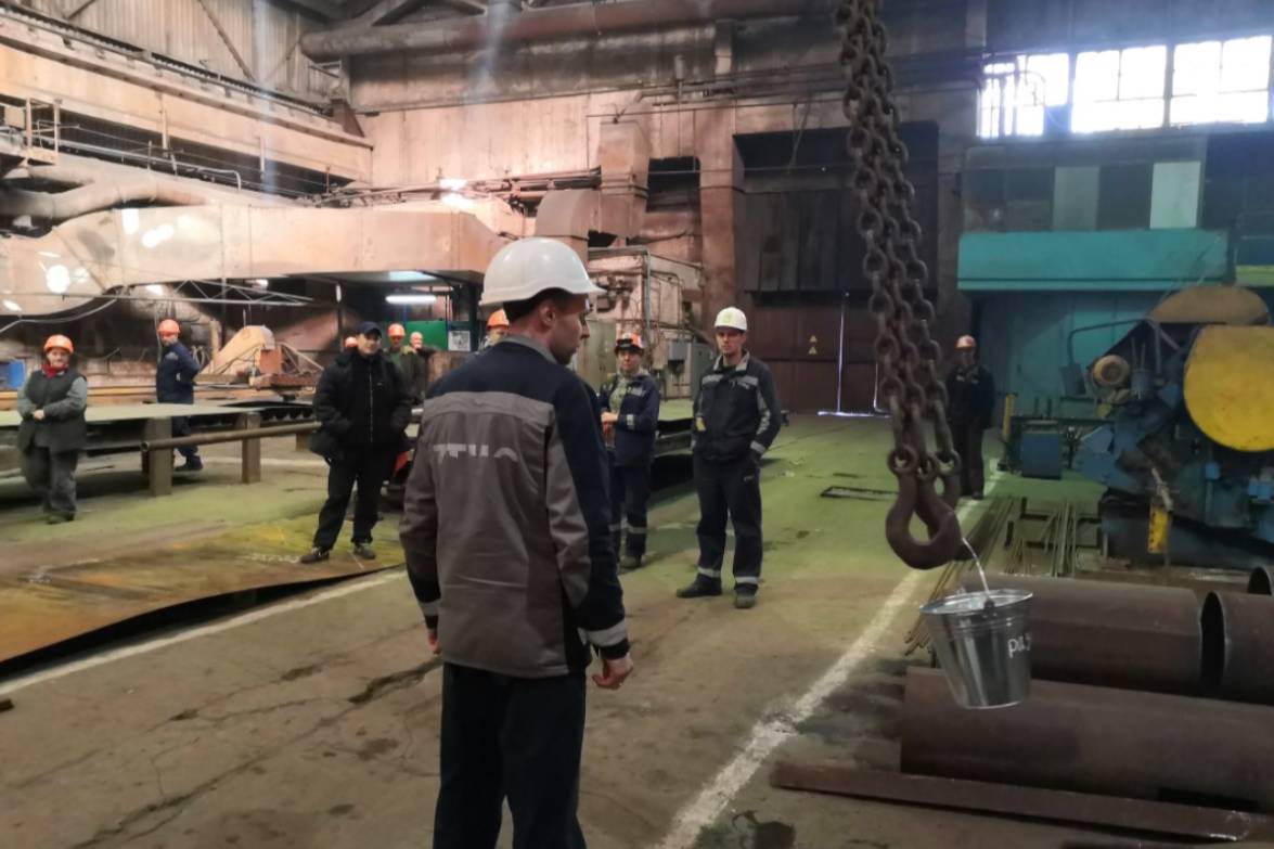 Украинские власти вывозят оборудование с заводов Запорожья, заявил Рогов